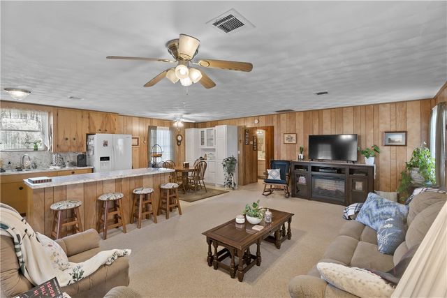 508 Lakeview Street, Somerville, TX 77879