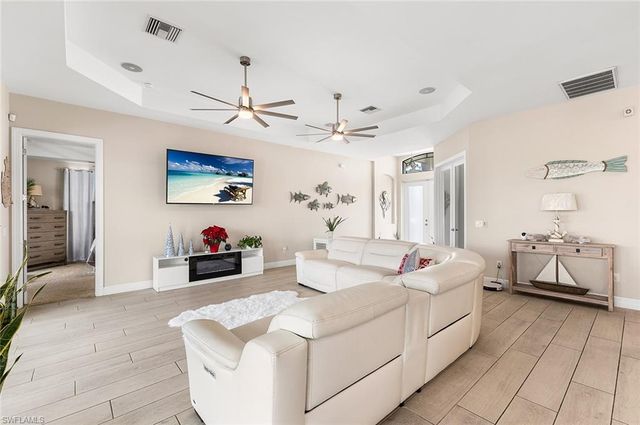 302 NW 32nd PL, Cape Coral, FL 33993