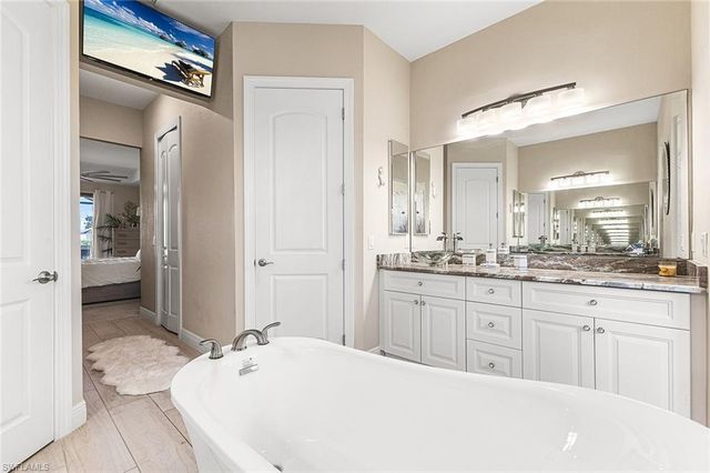 302 NW 32nd PL, Cape Coral, FL 33993