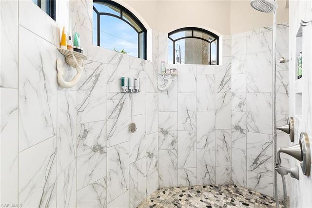 302 NW 32nd PL, Cape Coral, FL 33993