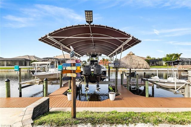 302 NW 32nd PL, Cape Coral, FL 33993