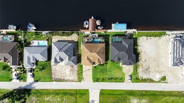 302 NW 32nd PL, Cape Coral, FL 33993