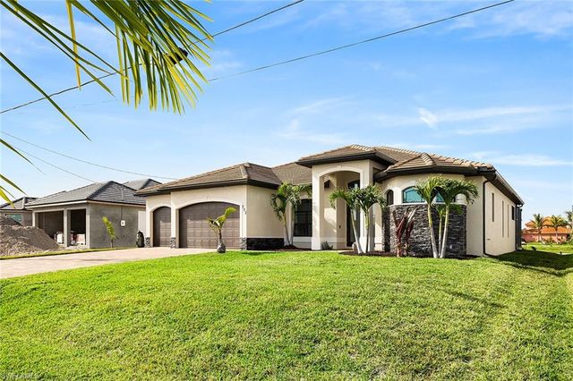 302 NW 32nd PL, Cape Coral, FL 33993