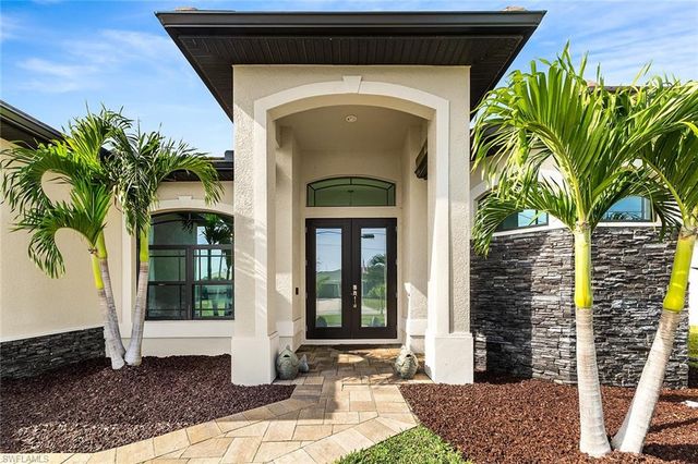 302 NW 32nd PL, Cape Coral, FL 33993