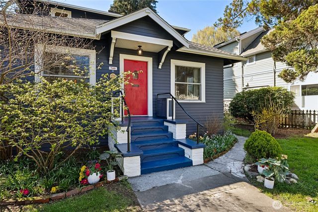 749 N 76th St, Seattle, WA 98103