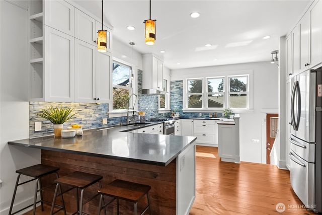 749 N 76th St, Seattle, WA 98103