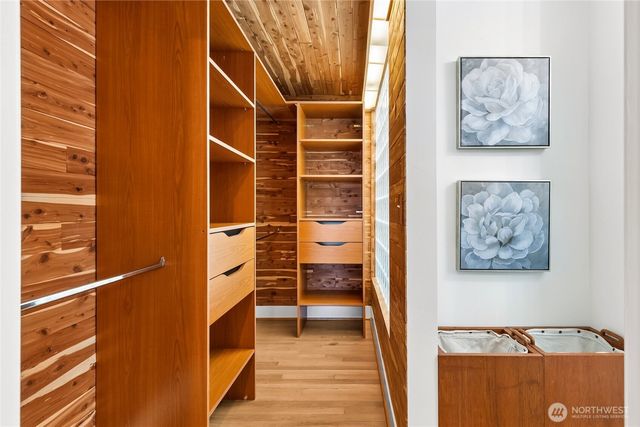 749 N 76th St, Seattle, WA 98103