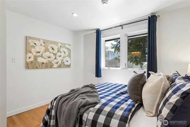 749 N 76th St, Seattle, WA 98103