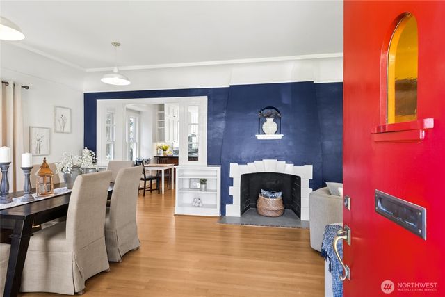 749 N 76th St, Seattle, WA 98103