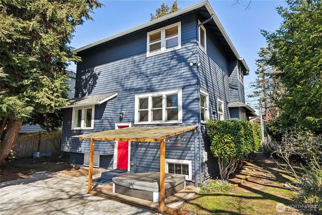 749 N 76th St, Seattle, WA 98103