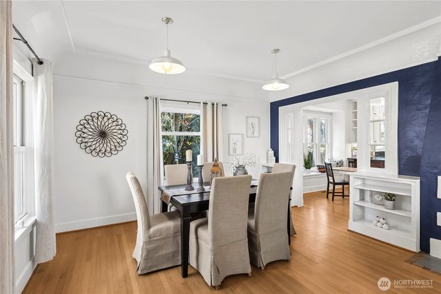 749 N 76th St, Seattle, WA 98103