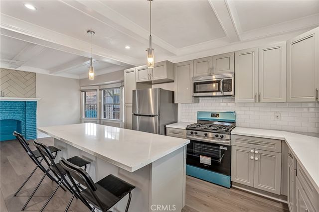 4012 S Budlong Avenue, Los Angeles, CA 90037