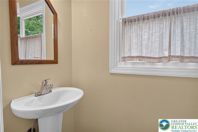 309 Stelko Avenue, Lopatcong, NJ 08865