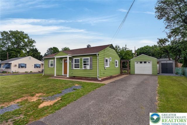 309 Stelko Avenue, Lopatcong, NJ 08865