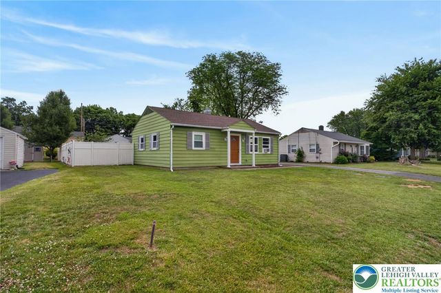 309 Stelko Avenue, Lopatcong, NJ 08865