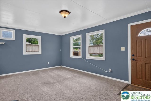 309 Stelko Avenue, Lopatcong, NJ 08865
