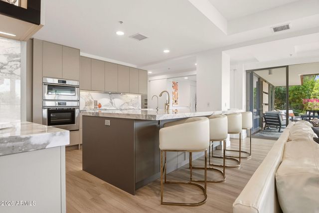 7141 E Rancho Vista Drive 6008, Scottsdale, AZ 85251