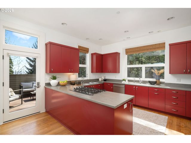 515 Nw ALBEMARLE Ter, Portland, OR 97210