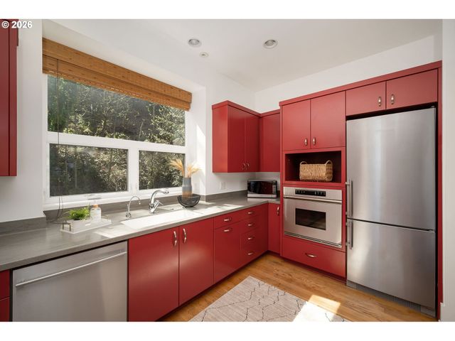 515 Nw ALBEMARLE Ter, Portland, OR 97210