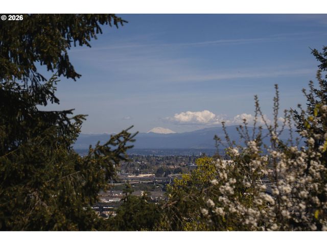 515 Nw ALBEMARLE Ter, Portland, OR 97210
