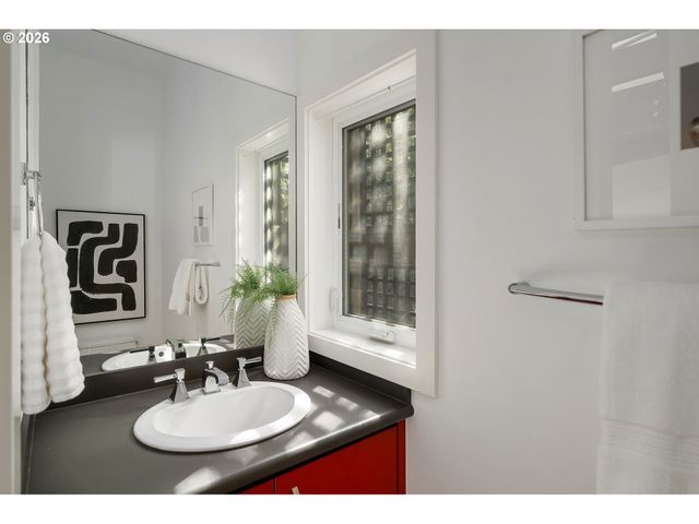 515 Nw ALBEMARLE Ter, Portland, OR 97210