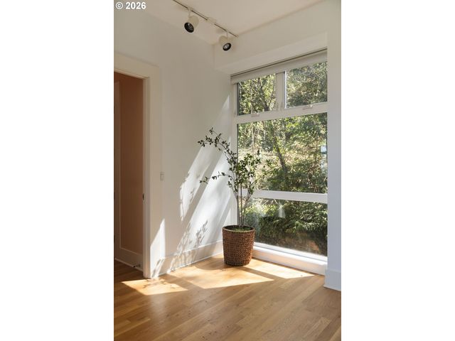 515 Nw ALBEMARLE Ter, Portland, OR 97210