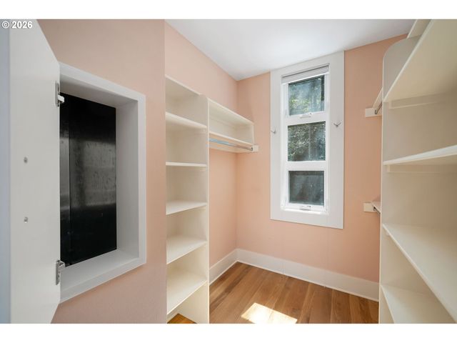 515 Nw ALBEMARLE Ter, Portland, OR 97210