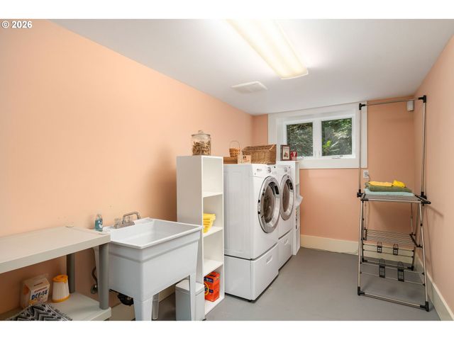 515 Nw ALBEMARLE Ter, Portland, OR 97210