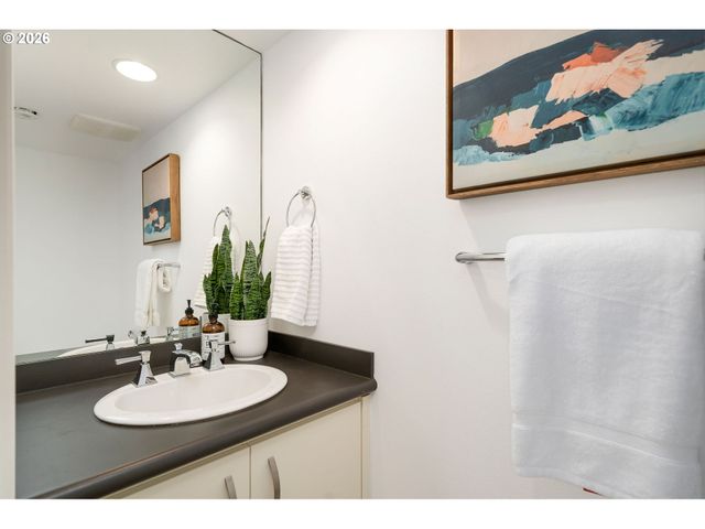 515 Nw ALBEMARLE Ter, Portland, OR 97210