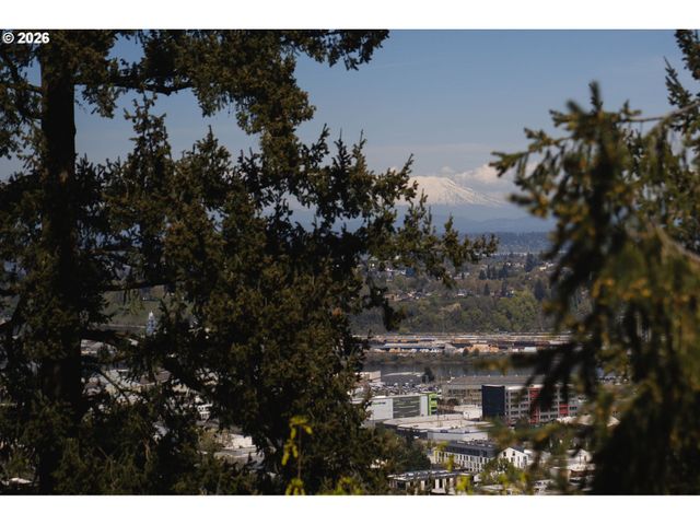 515 Nw ALBEMARLE Ter, Portland, OR 97210