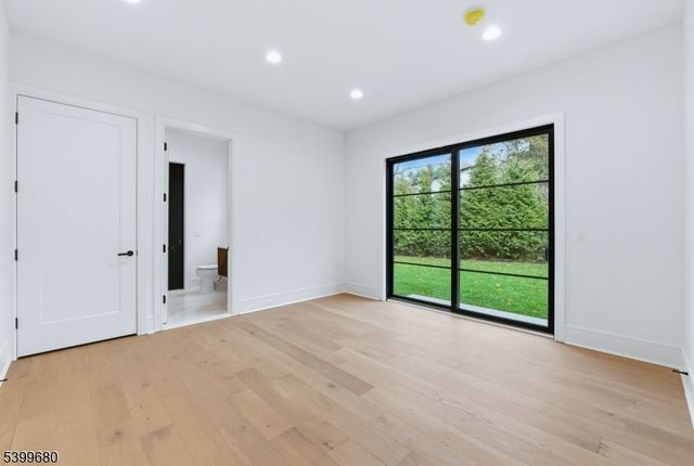 12 Irene Ct, Demarest Boro, NJ 07627