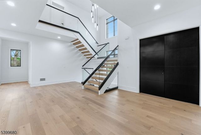 12 Irene Ct, Demarest Boro, NJ 07627