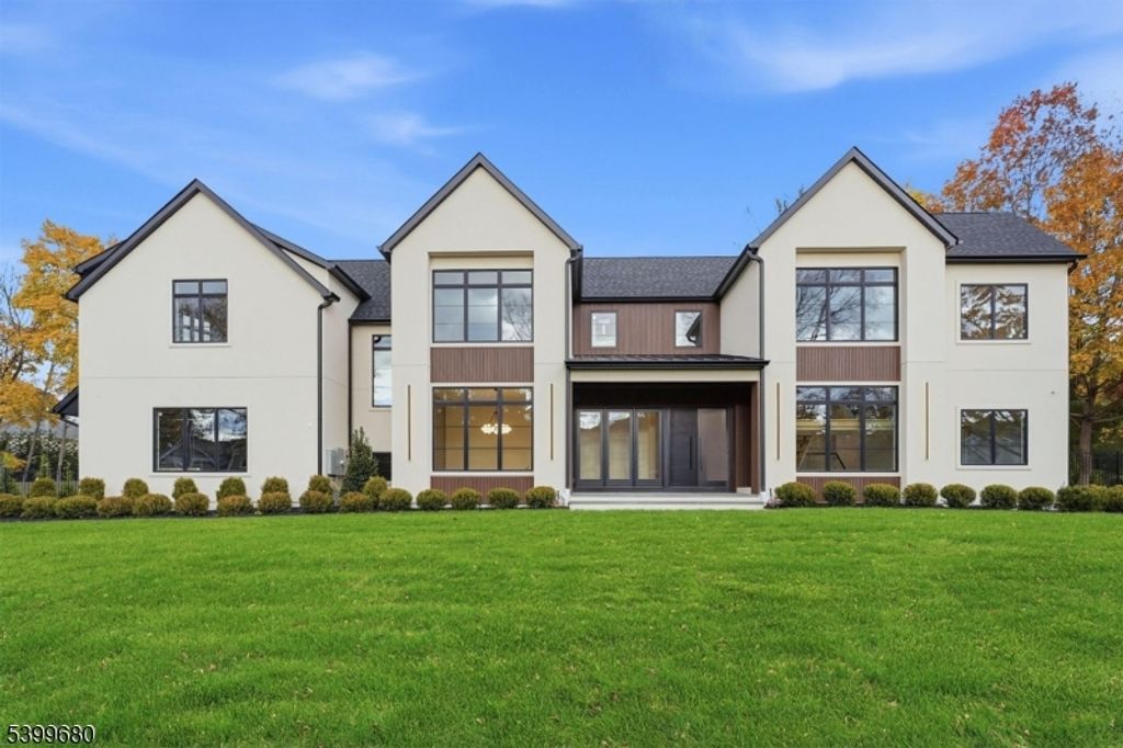 12 Irene Ct, Demarest Boro, NJ 07627