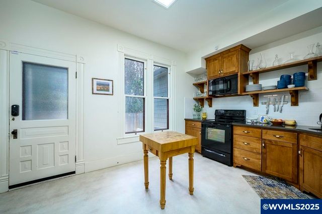 206 NE 10th St, Mcminnville, OR 97128