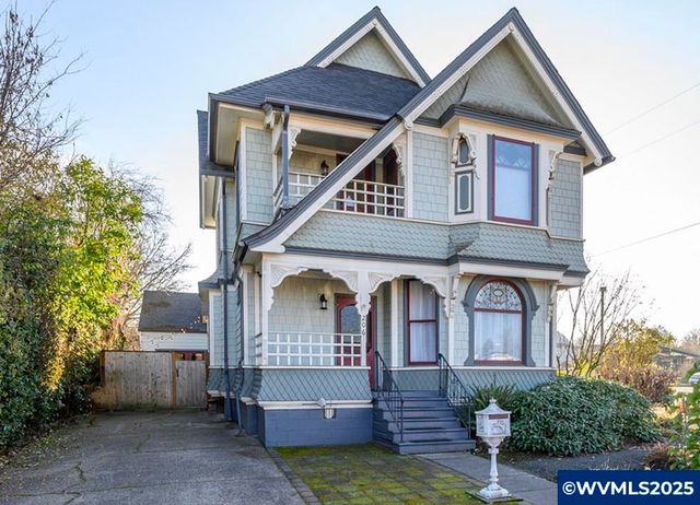 206 NE 10th St, Mcminnville, OR 97128