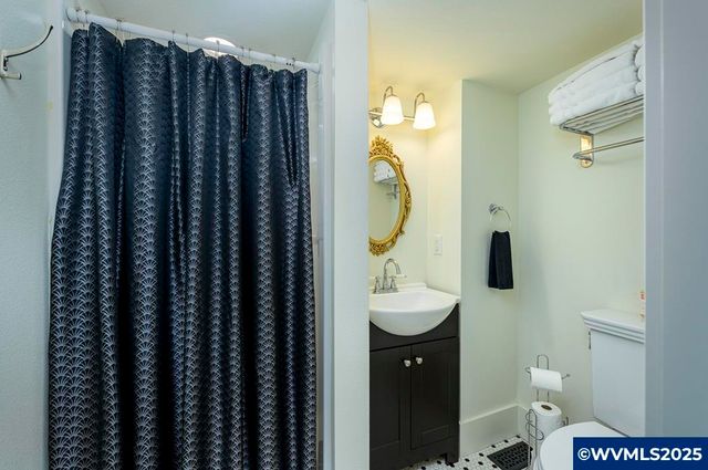 206 NE 10th St, Mcminnville, OR 97128