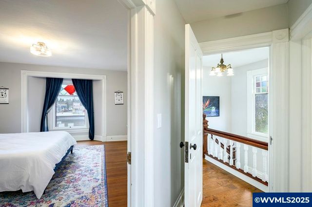 206 NE 10th St, Mcminnville, OR 97128