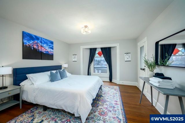 206 NE 10th St, Mcminnville, OR 97128