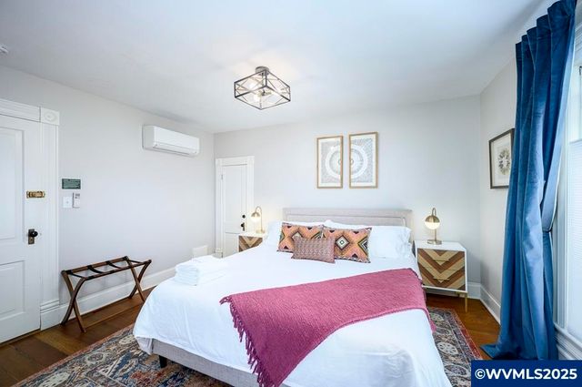 206 NE 10th St, Mcminnville, OR 97128