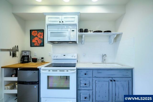 206 NE 10th St, Mcminnville, OR 97128