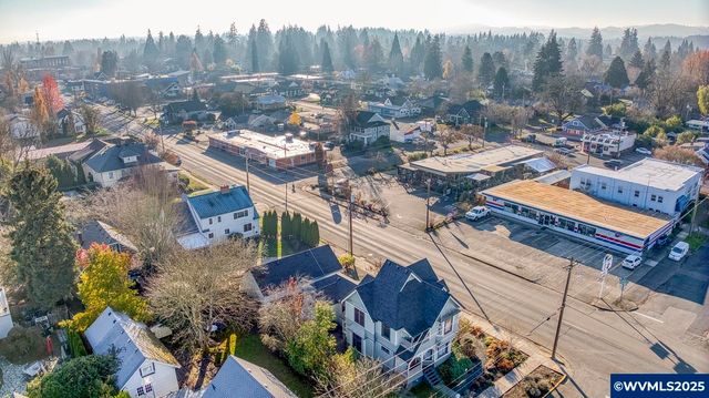 206 NE 10th St, Mcminnville, OR 97128