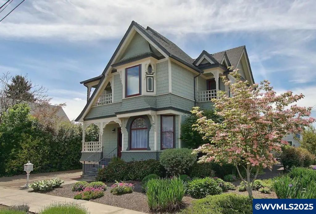 206 NE 10th St, Mcminnville, OR 97128