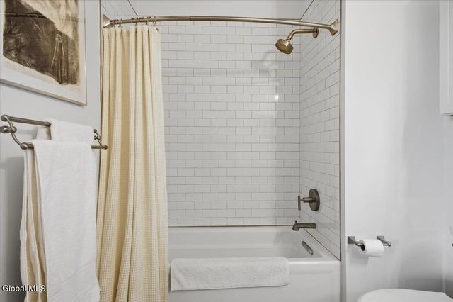 116 West Avenue UNIT 404, Saratoga Springs, NY 12866