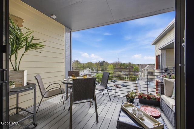 116 West Avenue UNIT 404, Saratoga Springs, NY 12866