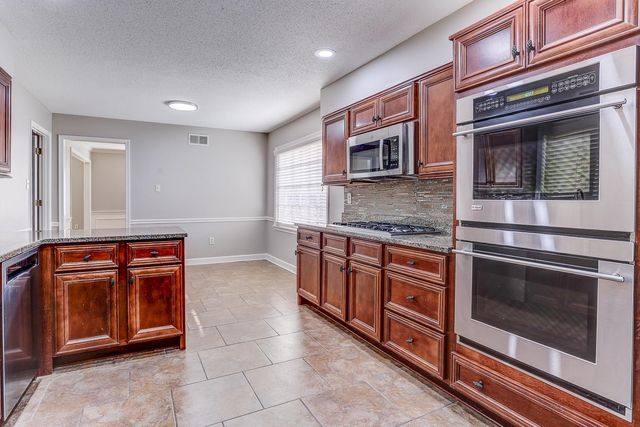 1425 PECAN TREES DR, Germantown, TN 38138