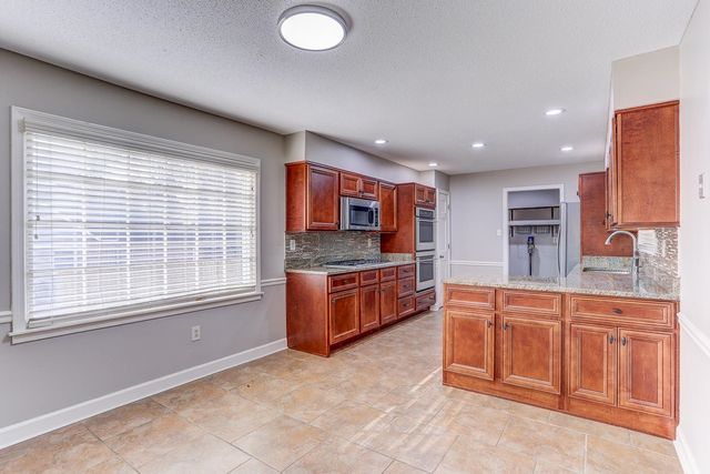 1425 PECAN TREES DR, Germantown, TN 38138