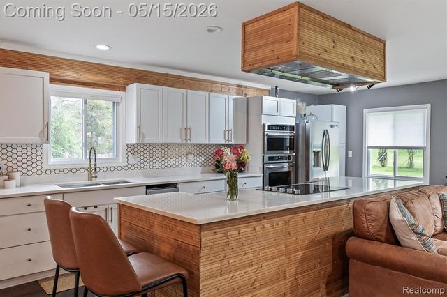 33429 Quaker Valley Road, Farmington Hills, MI 48331