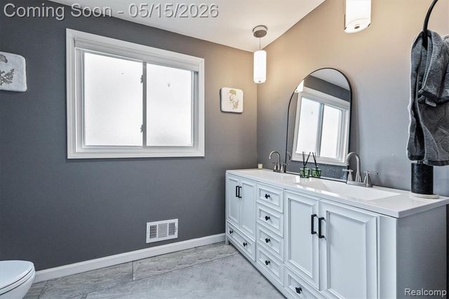 33429 Quaker Valley Road, Farmington Hills, MI 48331