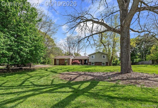 33429 Quaker Valley Road, Farmington Hills, MI 48331
