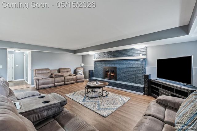 33429 Quaker Valley Road, Farmington Hills, MI 48331
